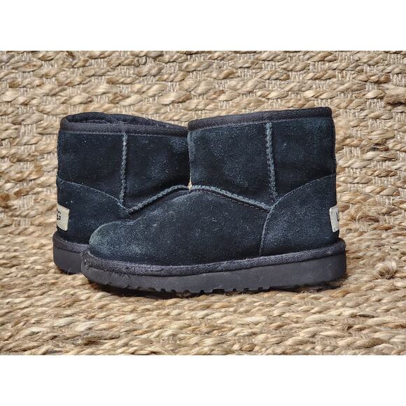 UGG Jona Boot Girls Size 10 Ankle Boots Black Winter Suede Solid - Picture 7 of 12